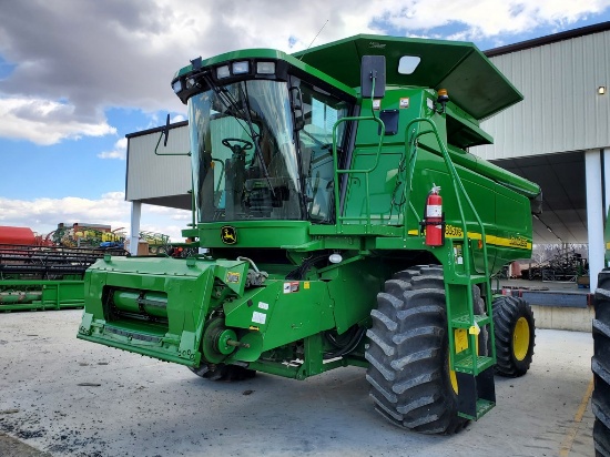 2005 John Deere 9560 STS Combine