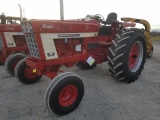 International 1466 Tractor