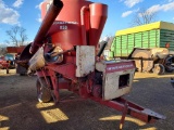 International 1150 Grinder Mixer