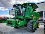 2005 John Deere 9560 STS Combine