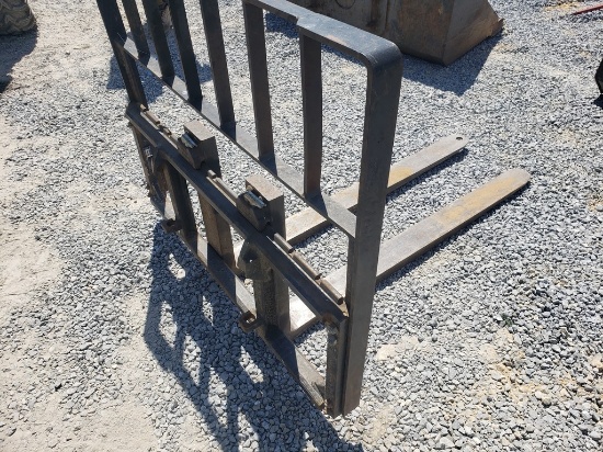 Avant  Pallet Forks