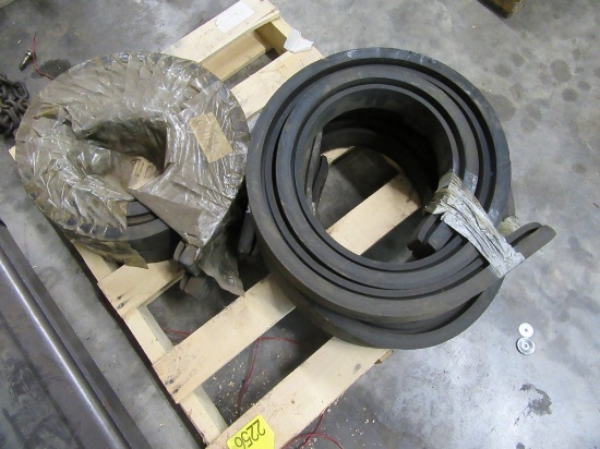 Dump bed rubber spacer