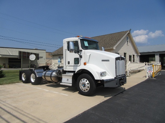 2014 Kenworth T800 Daycab Tractor
