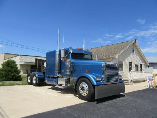 2003 Freightliner Classic Sleeper tractor