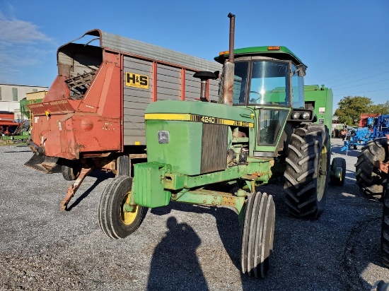 John Deere 4240 Cab Tractor 'Ride & Drive'