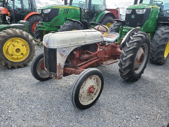 Ford 8N Antique Tractor 'Runs & Operates'
