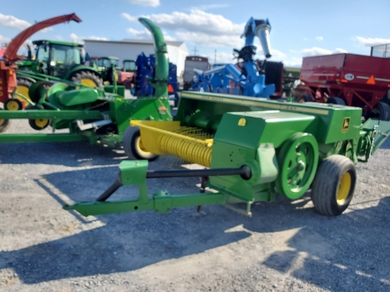 John Deere 347 Small Square Baler
