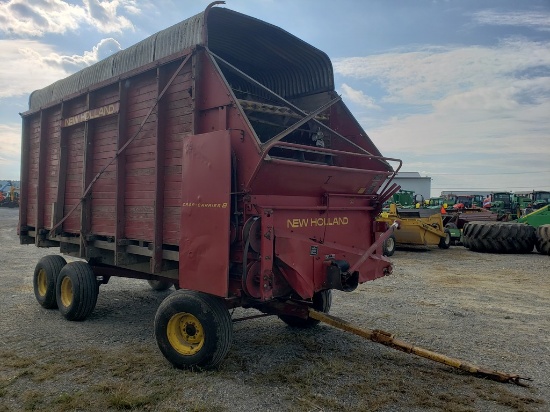 New Holland 8 Forage Wagon