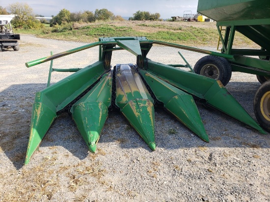 John Deere  Corn Head
