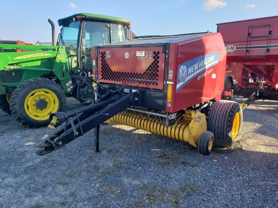 2017 New Holland RF440 Round Baler