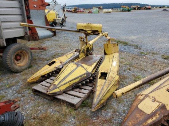 New Holland 824 Corn Head