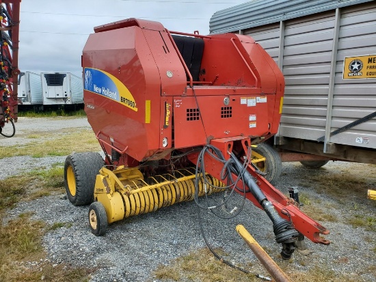 2008 New Holland BR7060 Round Baler