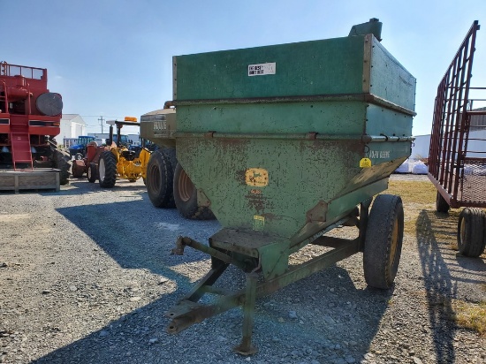 John Deere 68 Auger Wagon