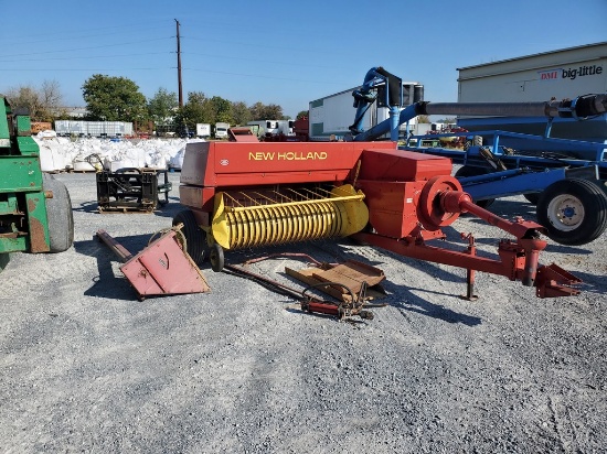 New Holland 320 Small Square Baler