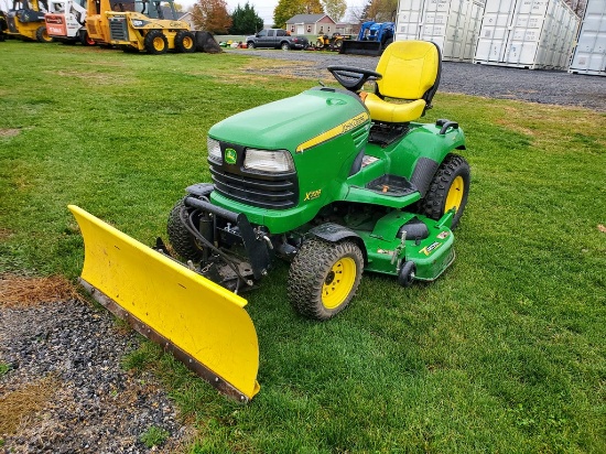 John Deere X728 Riding Tractor