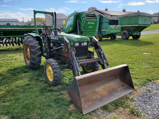 John Deere 1050 Compact Loader Tractor