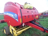 New Holland RB560