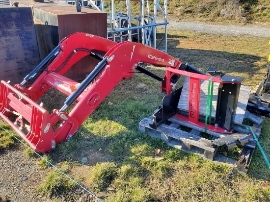 Mahindra 7095CLGC Loader 'NEW'