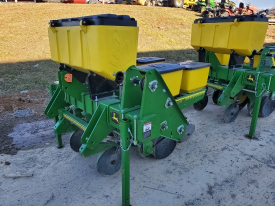 John Deere 7100 Corn Planter