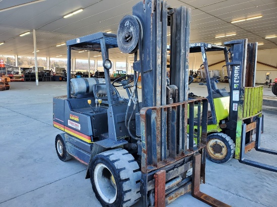 Clark GPS30I Forklift 'Runs & Operates'