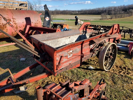International 75 Manure Spreader