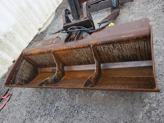 Swivel Bucket