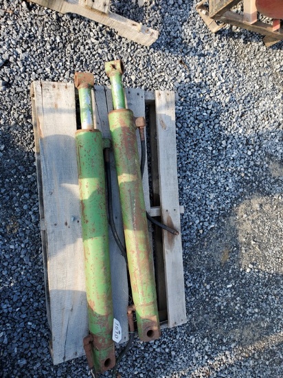 John Deere  Cylinders