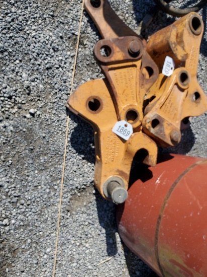 Backhoe Quick Hitch
