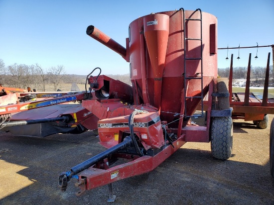 Case IH 1350 Grinder Mixer