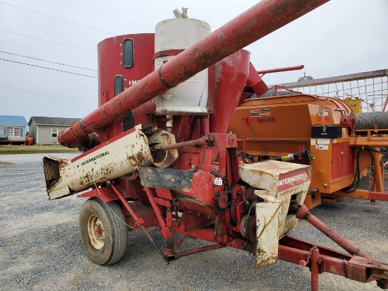 International 1150 Grinder Mixer
