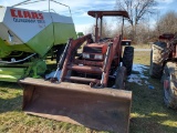 International 495 Loader Tractor 'Runs & Operates'