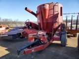 Case IH 1350 Grinder Mixer