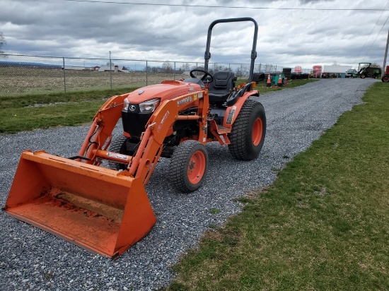 Kubota B3350 Compact Loader Tractor 'Ride & Drive'