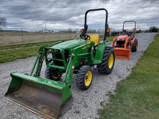 John Deere 3032E Compact Loader Tractor 'Ride & Drive'