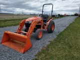 Kubota B3350 Compact Loader Tractor 'Ride & Drive'