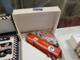 Winross  Toy Truck with Van Trailer