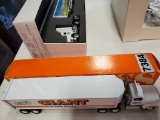 Winross  Toy Truck with Van Trailer