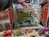 Ertl Deutz Allis Fertilizer Toy Set