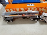 Winross  Truck with Tank Trailer