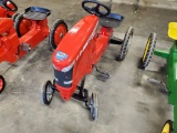 Pedal Tractor Massey Ferguson 8680 Dyna VT