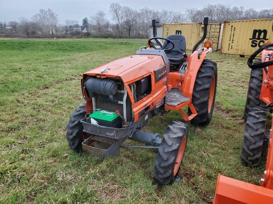 Kubota L3010 Compact Tractor 'Runs & Operates'