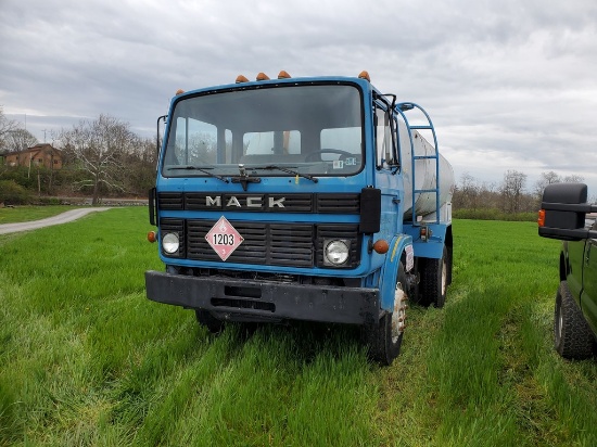 Mack Midliner Tanker Truck 'NO Title'