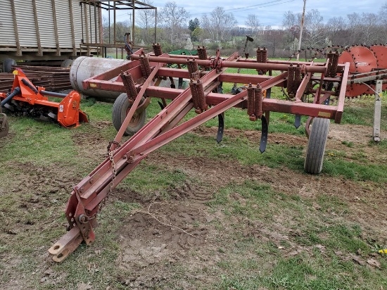 Case IH 5700 Chisel Plow