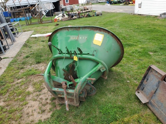 John Deere  Fertilizer Spreader