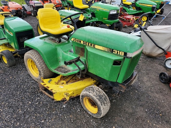 John Deere 318 Riding Tractor 'Ride & Drive'