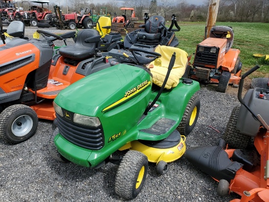 John Deere LT155 Riding Tractor 'Runs & Operates'