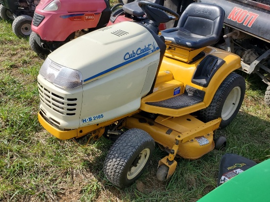 Cub Cadet HD2158 Riding Tractor 'Runs & Operates'