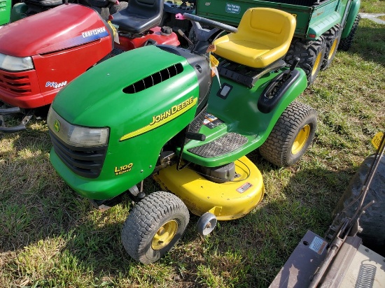 2004 John Deere L100 Riding Tractor 'Runs & Operates'