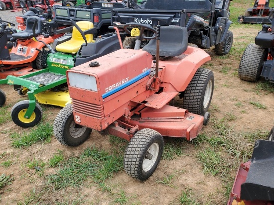 Gravely 8122 Riding Tractor 'Runs & Operates'