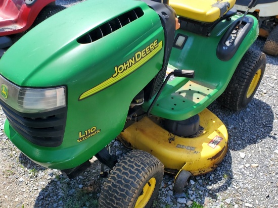 2003 John Deere L110 Riding Tractor 'AS-IS'